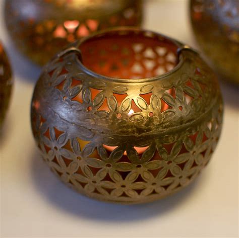 Tea light holders, lanterns & candle dishes 